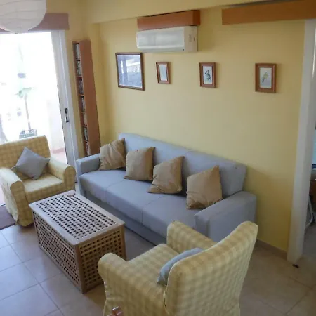 5a Queen Rita Court Apartment